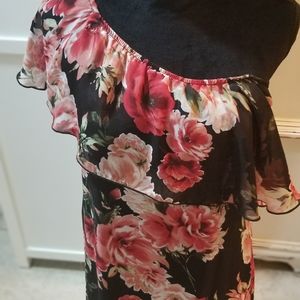 SOLD🌼Off shoulder Floral dress 🌺